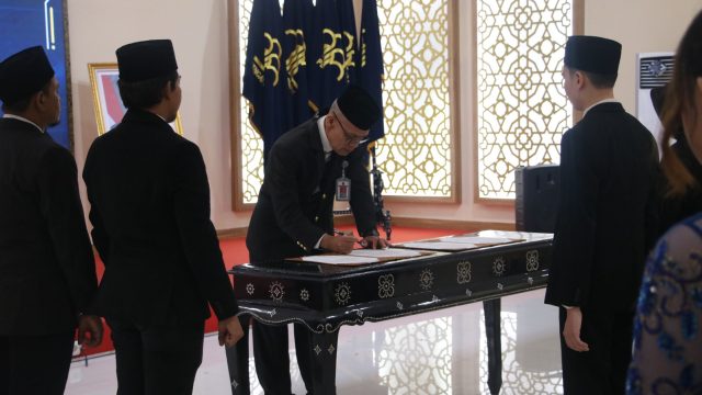 Perkuat Kepastian Hukum, Kemenkum Banten Lantik dan Ambil Sumpah Pewarganegaraan dan Notaris Pengganti