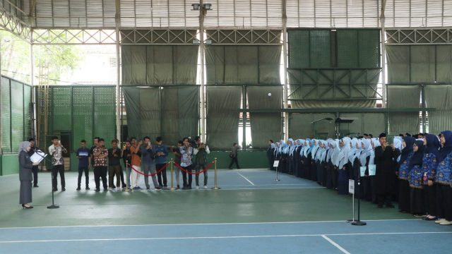 Sumpah CPNS jadi PNS, Bupati Serang Serahkan 283 SK Kepsek SD dan SMP