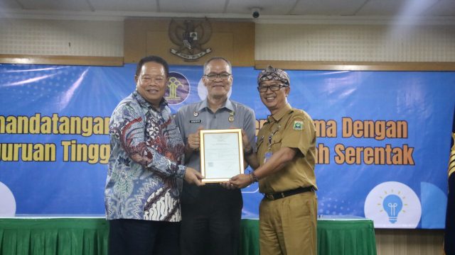 Kemenkum Banten Serahkan Sertifikat Kekayaan Intelektual Komunal, Amankan Aset Budaya Masyarakat Banten