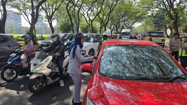 Jasa Raharja UPT Serpong Gelar Opsgab Cek Pajak Kendaraan dan Perlindungan Kecelakaan Bagi Masyarakat 