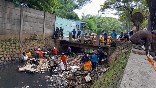 Cegah Banjir, Gubernur Banten dan Wali Kota Tangerang Gencarkan Gerakan Bebersih Kali