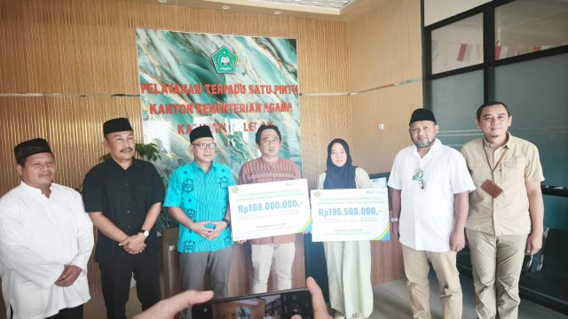 Kemenag Lebak Serahkan Manfaat Program JKM Kepada Dua Ahli Waris Guru Madrasah, Total Santunan Hingga Ratusan Juta