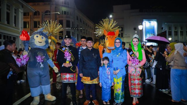 Bawa Ikon Anggrek dan Busana Betawi-Tionghoa, Tangsel Pukau Karnaval Budaya APEKSI 2026 di Medan