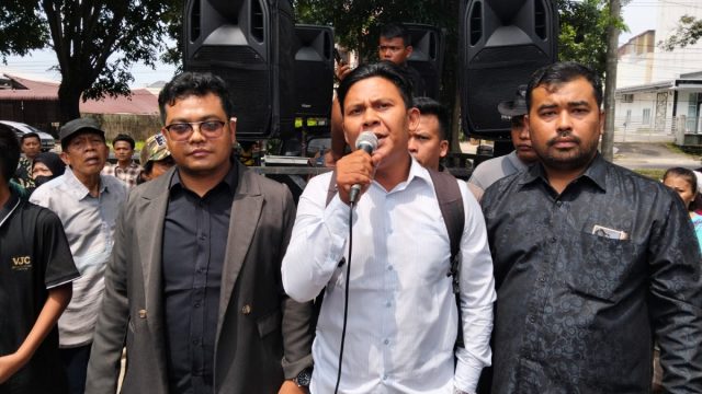 ‎Aksi Unjuk Rasa di PT Medan, Massa Tuntut Pemeriksaan Ulang Kasus David Chandra ‎