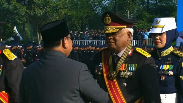 Dewan Pertimbangan SMSI Pusat Taufiequrachman Ruki Terima Bintang Kehormatan dari Presiden Prabowo pada Hari Bhayangkara ke-80