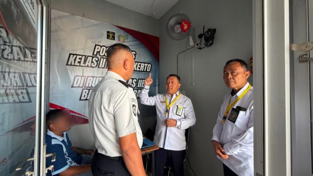 Implementasi SEMA Nomor 2 Tahun 2026, Ketua Pengadilan Negeri Banjarnegara Tinjau Kesiapan Sidang Elektronik dan Laksanakan Kimwasmat di Rutan Banjarnegara