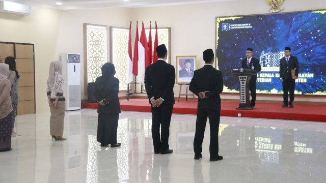Lantik Pengelola Keuangan, WNI, dan Notaris Pengganti, Kakanwil Kemenkum Banten Tekankan Profesionalisme