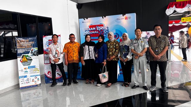Jasa Raharja Bersama UPT Samsat Rangkasbitung Ramaikan Pekan QRIS Nasional di Stasiun Rangkasbitung