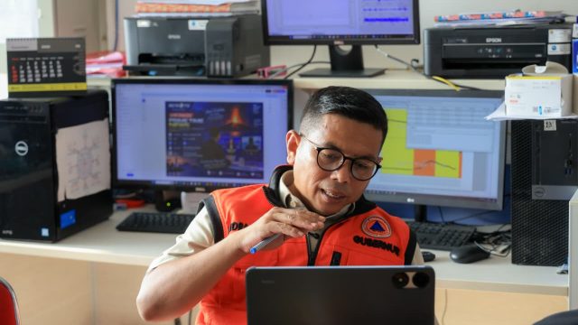 Pantau Gunung Anak Krakatau, Gubernur Banten Andra Soni: Prioritas Utama Keselamatan Masyarakat