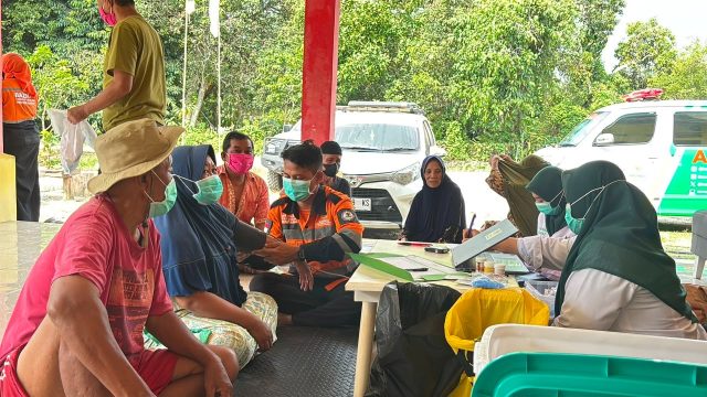 Erupsi Gunung Anak Krakatau, BAZNAS Banten Bagikan Masker dan Buka Layanan Kesehatan Gratis untuk Warga Anyer-Cinangka