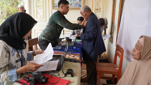 Permudah Layanan Masyarakat, Imigrasi Cilegon Gelar “Eazy Passport ” di KBIH Darul Ulum