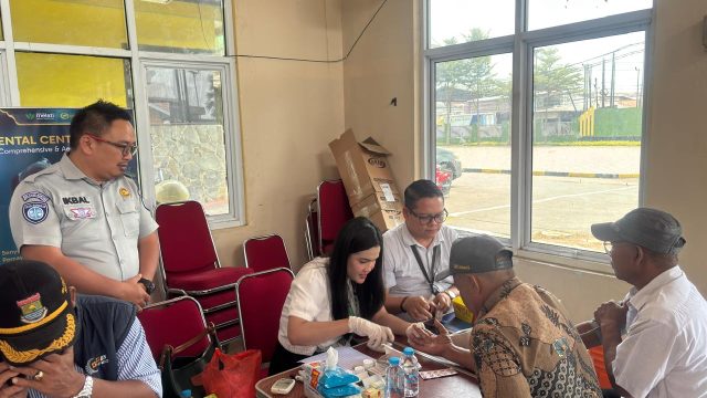 Perkuat Sinergitas Jasa Raharja Tangerang Gelar Pengobatan Gratis bagi Pengendara Truk di Kecamatan Kosambi