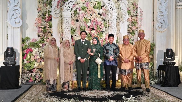 Di Tengah Padatnya Agenda, Wagub Banten Dimyati Hadiri Pernikahan Putri Ketum SMSI Firdaus
