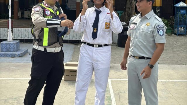 Jasa Raharja Banten Bersama Polres Serang Gelar Pembinaan Upacara di SMPN 1 Ciruas, Edukasi Pelajar tentang Keselamatan Berlalu Lintas